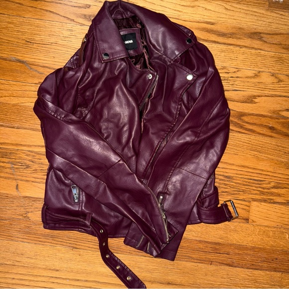 Burgundy leather jacket with belt - Picture 4 of 7